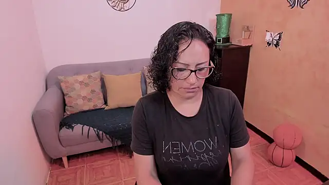 scarlet wet online show from December 2, 2025, 5:36 pm