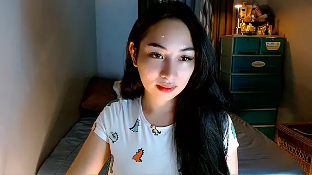 Snapshot of SweetLilly_18 chatting on January 14, 2026, 2:37 am SweetLilly 18 online show from January 14, 2026, 2:37 am