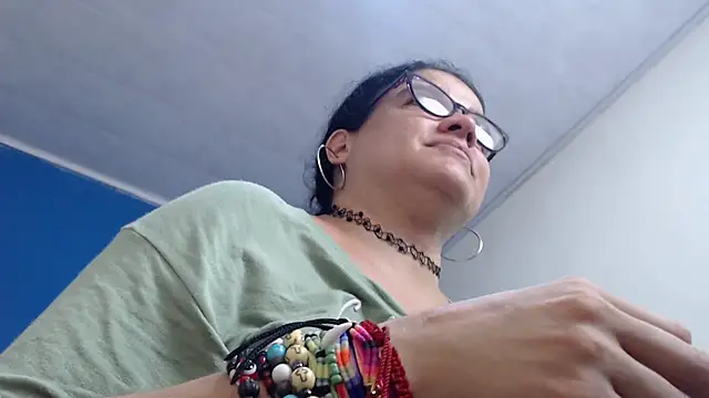 Snapshot of GlendaStarx chatting on May 27, 2026, 2:19 am GlendaStarx online show from May 27, 2026, 2:19 am
