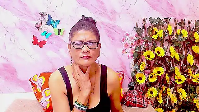 IndianAllure online show from December 4, 2025, 5:39 am