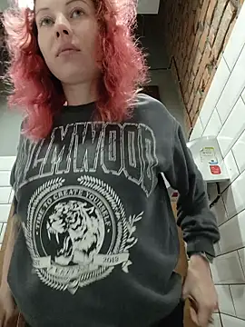 Frost foxy online show from November 29, 2025, 2:44 am