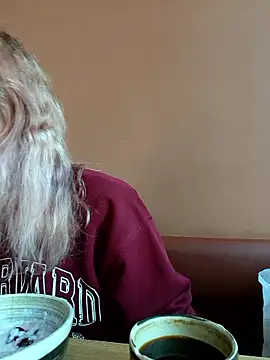 Frost foxy online show from October 8, 2025, 2:35 am