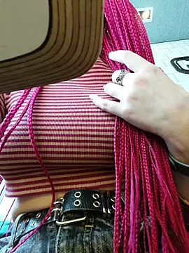 Frost foxy online show from April 17, 2026, 3:20 am