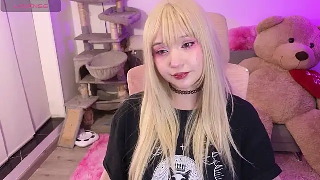 Snapshot of KuroChan420 chatting on February 21, 2026, 2:13 am KuroChan420 online show from February 21, 2026, 2:13 am