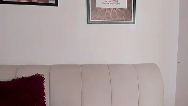 Emma jonness online show from April 22, 2026, 5:42 pm