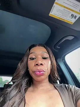 Snapshot of Belle___ chatting on July 25, 2026, 2:56 pm Belle online show from July 25, 2026, 2:56 pm