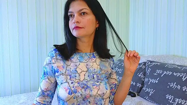  Lily  online show from November 26, 2025, 7:08 am