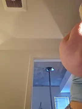 NikiFm online show from November 11, 2025, 6:47 pm