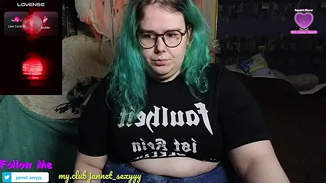 JannetPie online show from October 26, 2025, 2:23 am