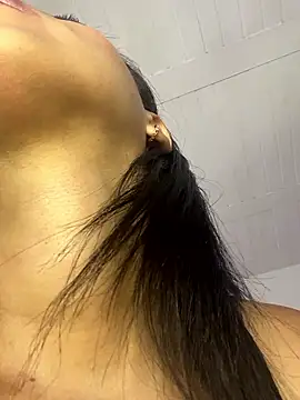 AlondraDiossa03 online show from April 14, 2026, 2:44 pm