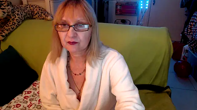 Snapshot of Ala-N-Dala chatting on March 7, 2026, 4:30 am Ala-N-Dala online show from March 7, 2026, 4:30 am
