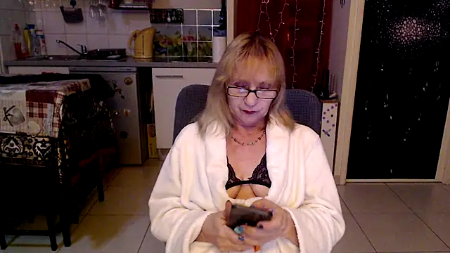 Snapshot of Ala-N-Dala chatting on March 9, 2026, 4:38 am Ala-N-Dala online show from March 9, 2026, 4:38 am