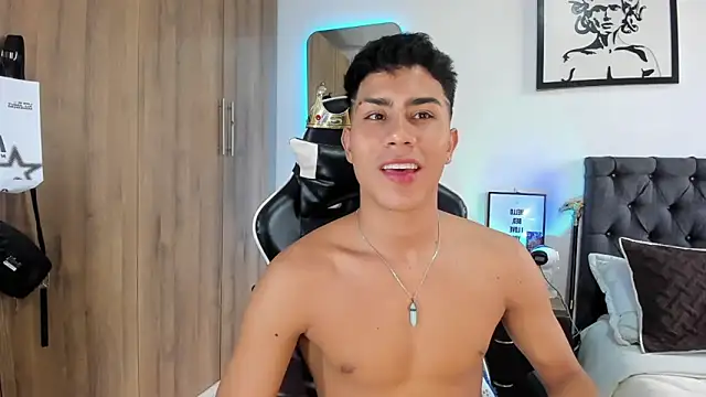 Snapshot of AlanNaughty chatting on February 25, 2026, 10:09 pm AlanNaughty online show from February 25, 2026, 10:09 pm