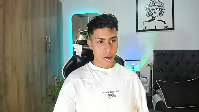 Snapshot of AlanNaughty chatting on February 17, 2026, 10:01 am AlanNaughty online show from February 17, 2026, 10:01 am