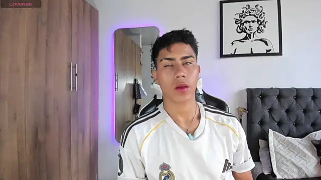 Snapshot of AlanNaughty chatting on February 7, 2026, 9:56 pm AlanNaughty online show from February 7, 2026, 9:56 pm