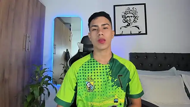 Snapshot of AlanNaughty chatting on July 11, 2026, 12:44 am AlanNaughty online show from July 11, 2026, 12:44 am