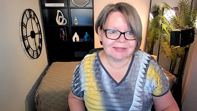 Shannonshine online show from May 13, 2026, 5:25 am