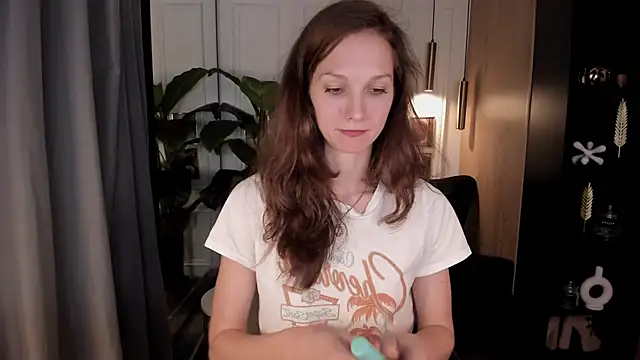 MirandaGlow online show from June 27, 2026, 5:46 am