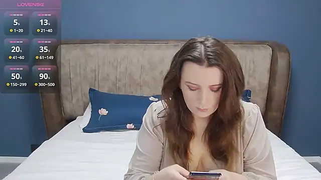 Snapshot of IamMolly chatting on January 18, 2025, 9:45 pm IamMolly online show from January 18, 2025, 9:45 pm