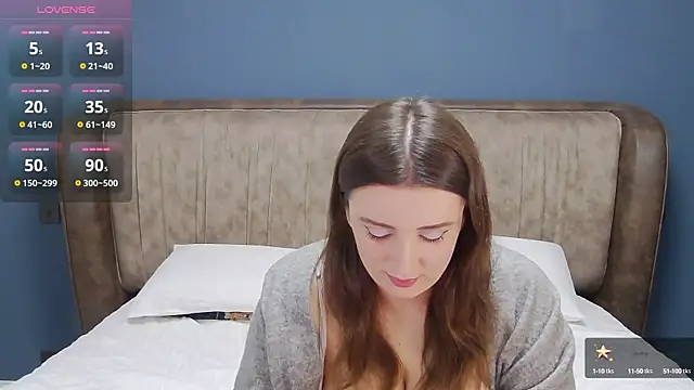 Snapshot of IamMolly chatting on December 8, 2024, 9:52 pm IamMolly online show from December 8, 2024, 9:52 pm