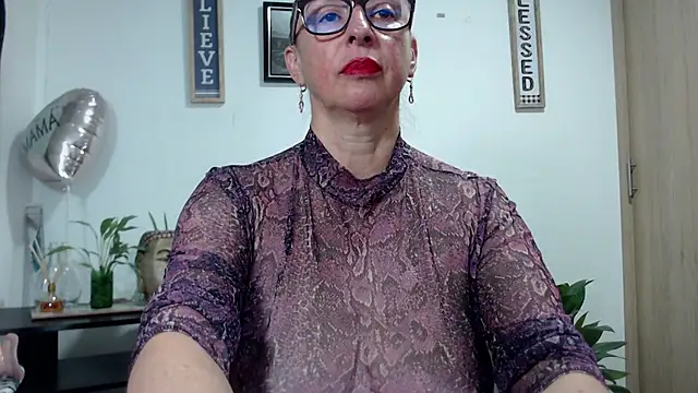 Snapshot of pattymaturex chatting on February 12, 2026, 11:59 pm pattymaturex online show from February 12, 2026, 11:59 pm