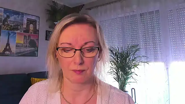 vanessa chat online show from March 18, 2026, 2:19 pm