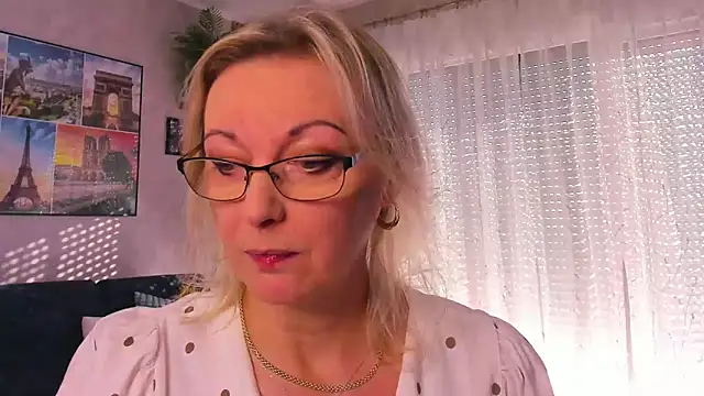 vanessa chat online show from November 7, 2025, 8:52 am