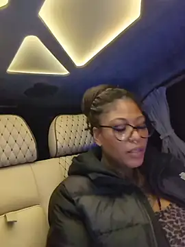 DarkDea online show from February 8, 2026, 10:29 pm