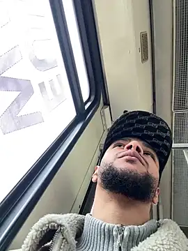 Lionayowe online show from March 6, 2026, 11:05 am