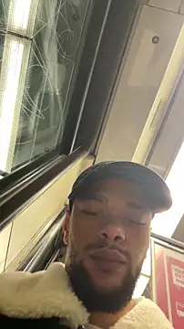 Snapshot of Lionayowe chatting on October 26, 2025, 7:58 pm Lionayowe online show from October 26, 2025, 7:58 pm