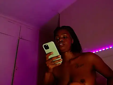 Snapshot of LuciousLips96 chatting on May 11, 2026, 4:04 pm LuciousLips96 online show from May 11, 2026, 4:04 pm