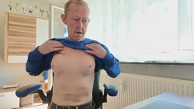 sissy501 online show from April 30, 2026, 2:13 pm