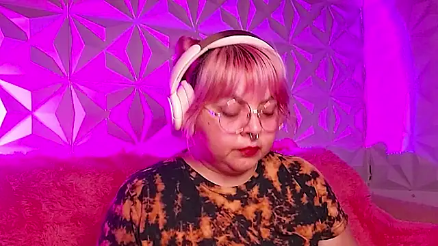 Snapshot of Satyn_doll chatting on February 21, 2026, 10:01 pm Satyn doll online show from February 21, 2026, 10:01 pm