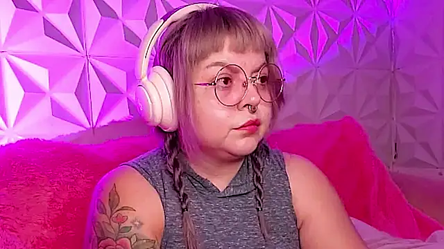 Satyn doll online show from November 9, 2025, 10:14 pm