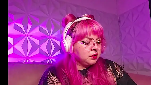 Snapshot of Satyn_doll chatting on February 12, 2026, 12:10 am Satyn doll online show from February 12, 2026, 12:10 am