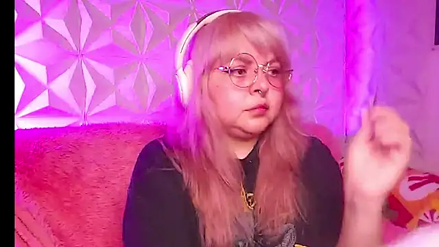 Snapshot of Satyn_doll chatting on January 18, 2026, 2:04 am Satyn doll online show from January 18, 2026, 2:04 am