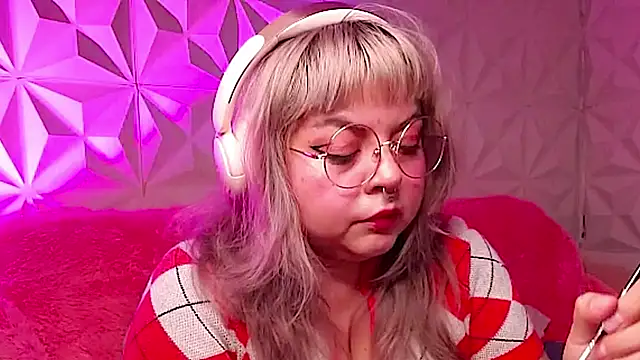 Satyn doll online show from November 28, 2025, 11:05 pm