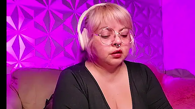 Snapshot of Satyn_doll chatting on February 6, 2026, 11:45 pm Satyn doll online show from February 6, 2026, 11:45 pm