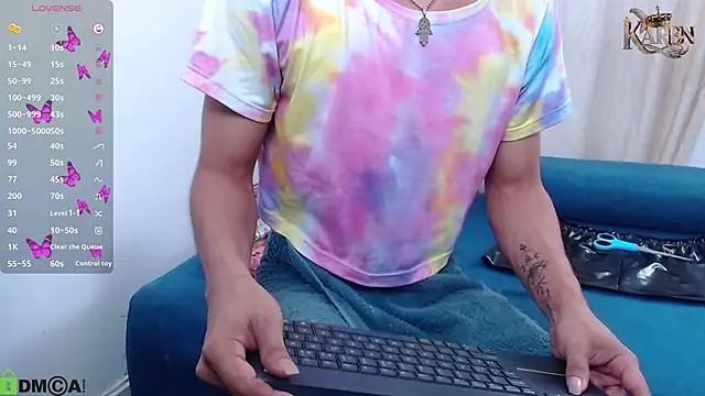 karen sofia  online show from October 7, 2025, 8:43 pm