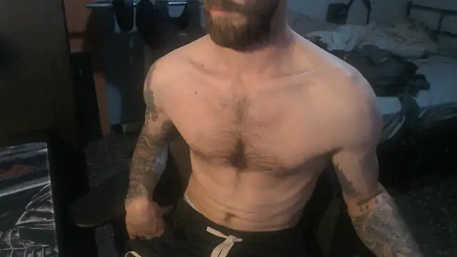 SexxxyLouis online show from May 4, 2026, 2:20 pm