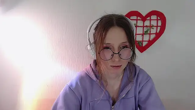  Hanna Moon  online show from May 30, 2026, 5:29 pm