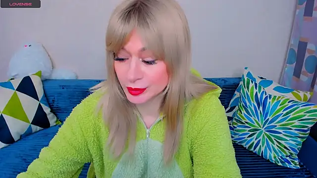 EllenMoore online show from March 27, 2026, 3:04 am