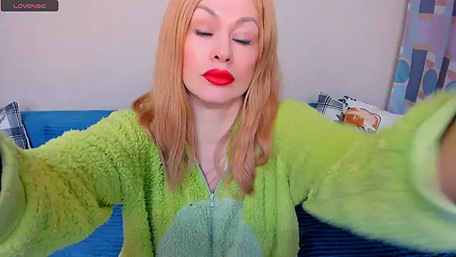 EllenMoore online show from January 17, 2026, 3:10 am