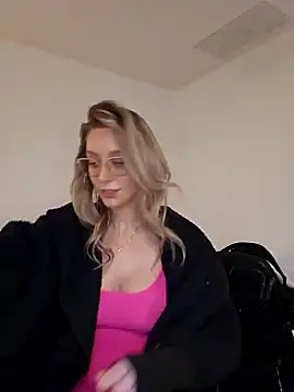 LilyOrion online show from January 28, 2025, 7:42 pm