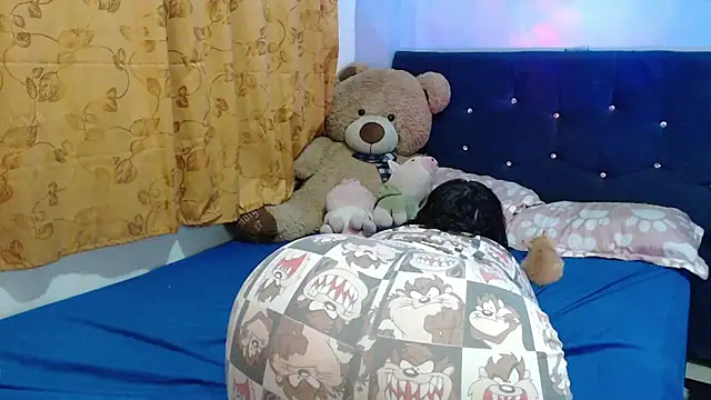 ANGELIQUE KLANE online show from February 3, 2026, 2:53 am