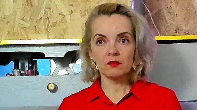 KateConner online show from November 26, 2025, 11:27 pm