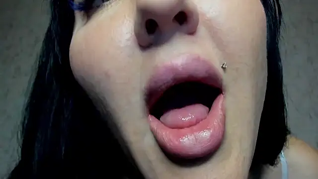 Snapshot of MissGulia chatting on September 19, 2025, 3:32 am MissGulia online show from September 19, 2025, 3:32 am