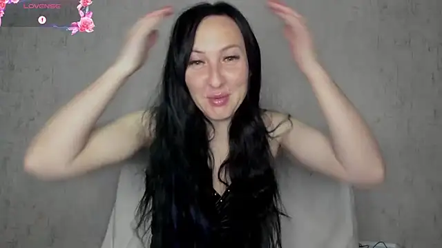 Snapshot of MissGulia chatting on May 9, 2026, 4:16 am MissGulia online show from May 9, 2026, 4:16 am