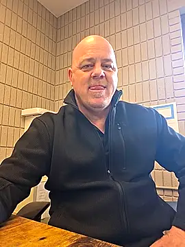 horny4you1 online show from October 28, 2025, 7:02 pm