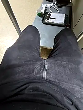 vikki432 online show from February 23, 2026, 10:10 pm